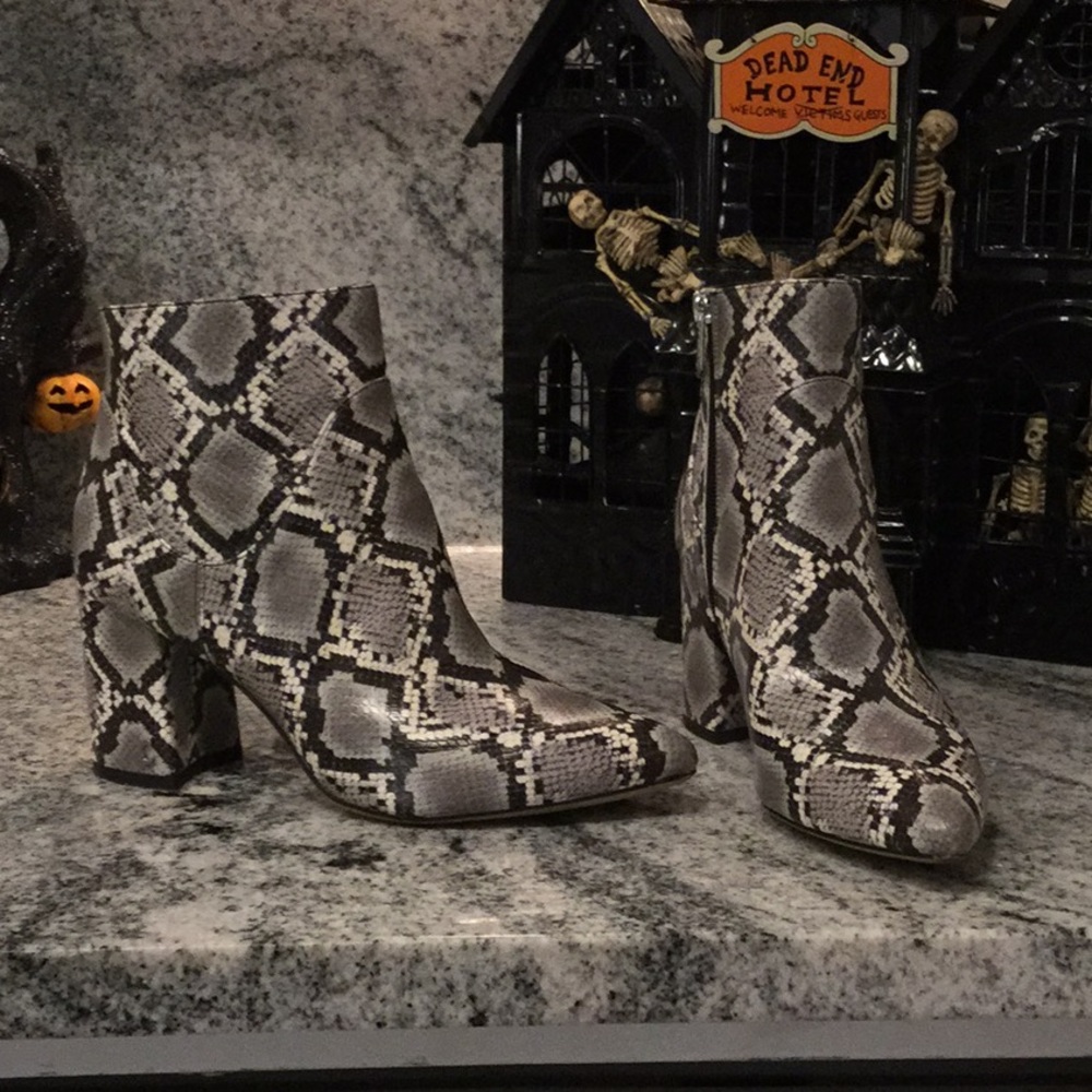 SAM EDELMAN Circus boots 7.5 avail until 11/22